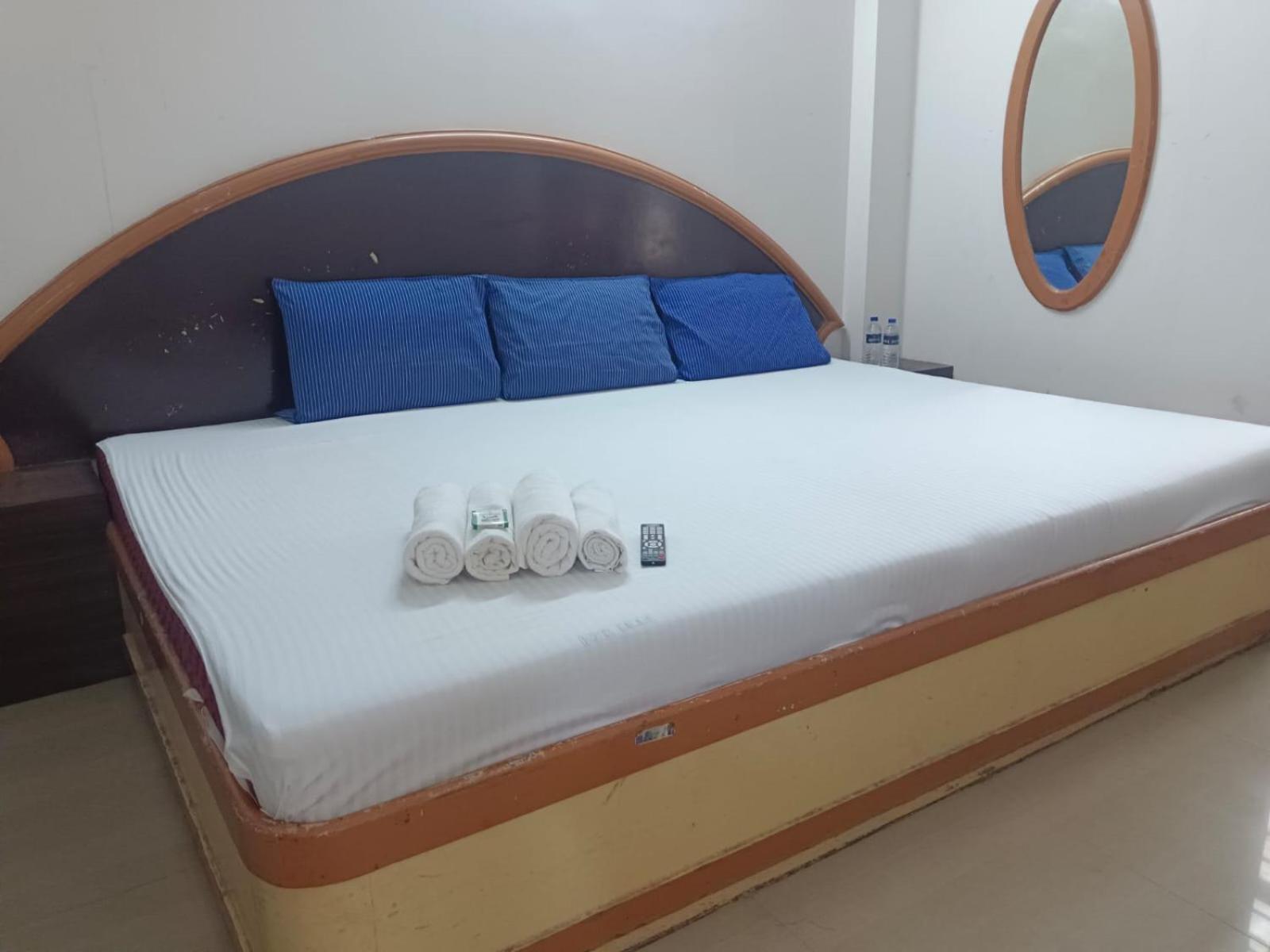 Sree Balaji Hotel - Lodge 根尼亚古马里 外观 照片